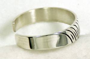 Hand made Native American Indian Jewelry; Navajo Sterling Silver Navajo bracelet