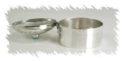 Navajo sterling silver Pill round pill box with turquoise stone