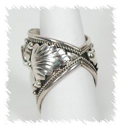 Navajo Sterling Silver Bearclaw ring