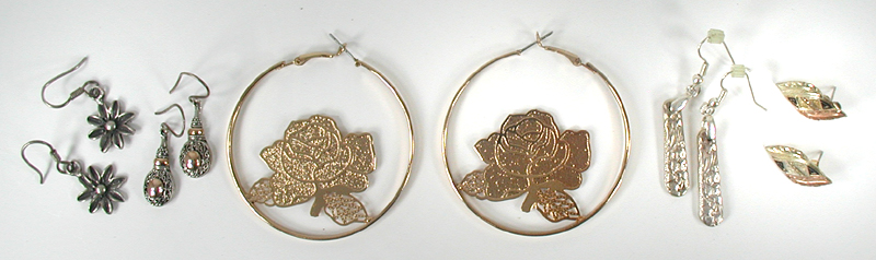 Bargain Barn 5 pair earrings