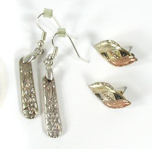 Bargain Barn 5 pair earrings