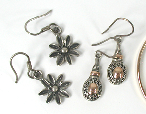Bargain Barn 5 pair earrings