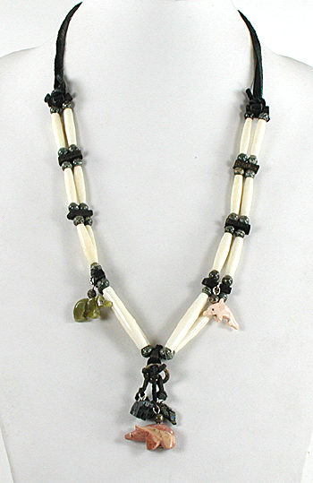 bear and hairpipe bead necklace of bone 24 inches, excellent condition