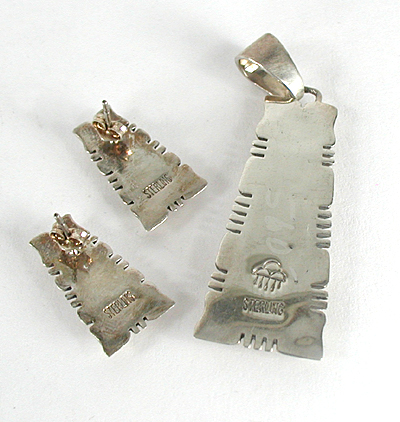 Bargain Barn Orange Spiny Oyster Pendant and Earrings Set
