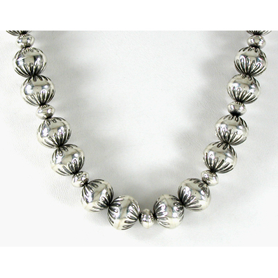 NAVAJO Jeffery Nelson シルバー ビーズネックレス 47cm Jeff Nelson Navajo Sterling Silver stamped bead necklace BD902