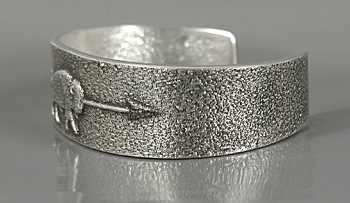 Authentic Native American Sterling Silver Tufa Cast Buffalo cuff bracelet by Navajo silversmith Darryl Dean Begay