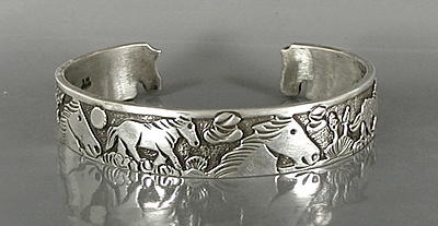 Navajo Sterling Silver Storyteller Horse Bracelet by Lloyd Becenti NBS516