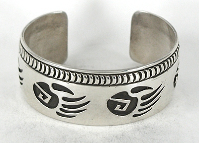 Authentic Native American sterling silver bear paw bracelet by Navajo silversmithRoscoe Scott