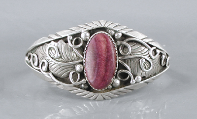 Authentic Native American sterling silver and Purple Spiny Oyster Bracelet by Navajo silversmiths Rita and Mike Begay size 6 1/4