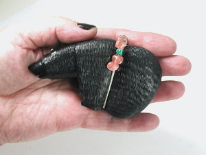 Authentic Native American Bear Fetish carving by Zuni Farlan and Paulette Quam