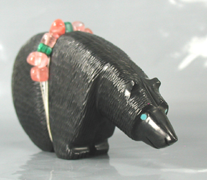 Authentic Native American Bear Fetish carving by Zuni Farlan and Paulette Quam