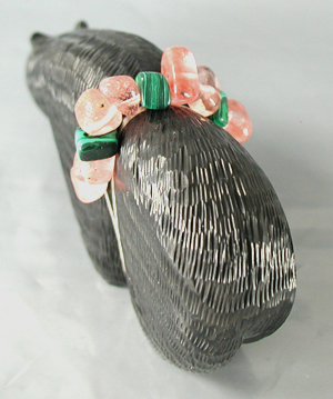 Authentic Native American Bear Fetish carving by Zuni Farlan and Paulette Quam