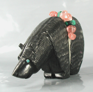 Authentic Native American Bear Fetish carving by Zuni Farlan and Paulette Quam
