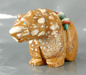 Authentic Native American tigilite Bear Fetish carving by Zuni Farlan and Paulette Quam