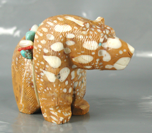 Authentic Native American tigilite Bear Fetish carving by Zuni Farlan and Paulette Quam