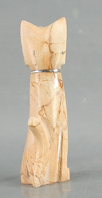 Zuni Cat Fetish Carving of onyx by Kenny Chavez