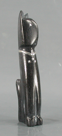 Zuni Cat Fetish Carving of marble by Kenny Chavez