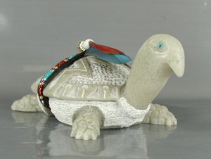 Authentic Native American Navajo turtle fetish carving of alabaster by Harold Davidson