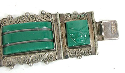Vintage Mexican Green Stone hinged bracelet 7 inch 