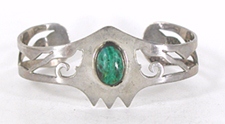 Vintage Mexican Green Onyx hinged Face or Mask bracelet 6 1/2 inch 