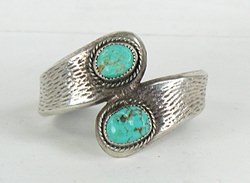 Vintage Sterling Silver Sandcast Turquoise bracelet