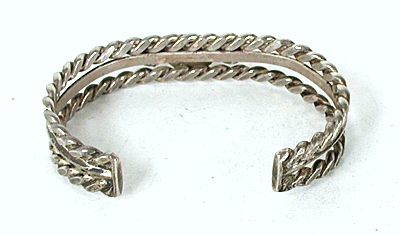 Vintage Sterling Silver bracelet with flat twists and a clear turquoise cabochon 6 inch