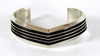Authentic Native American vintage sterling silver railroad bracelet 6 7/8 inch by Navajo silversmith Tom Hawk