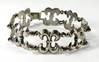 Cast sterling silver link bracelet fits up to 7 1/2 inch wrist - excellent condition