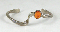 authentic Native American Sterling Silver spiny oyster wave bracelet by Santo Domingo silversmith Richard Aguilar 6 5/8 inch 