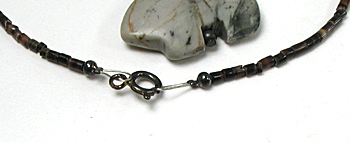 LomaSiiva melon shell heishi necklace 20 inches long with Picasso marble bear, excellent condition