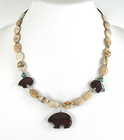 Cynetta Smith Navajo jasper bear necklace 20 inches long new old stock excellent condition
