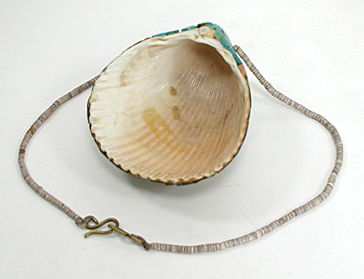 vintage Kewa Santo Domingo mosaic inlay shell pendant on heishi necklace