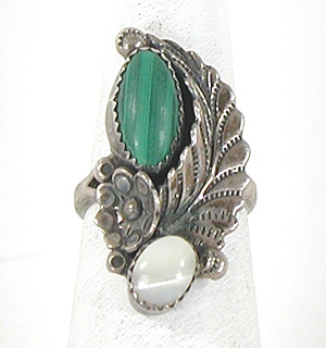 vintage sterling silver Malachite and Mother of Pearl Ring size 7 3/4
