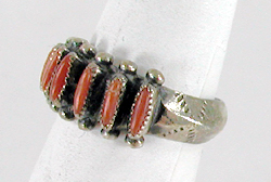 アクセサリー Zuni Needle Point Red Coral Ring VR414-needle-coral-paloma-634-